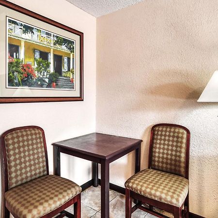 Palms Garden Inn Ellisville Extérieur photo