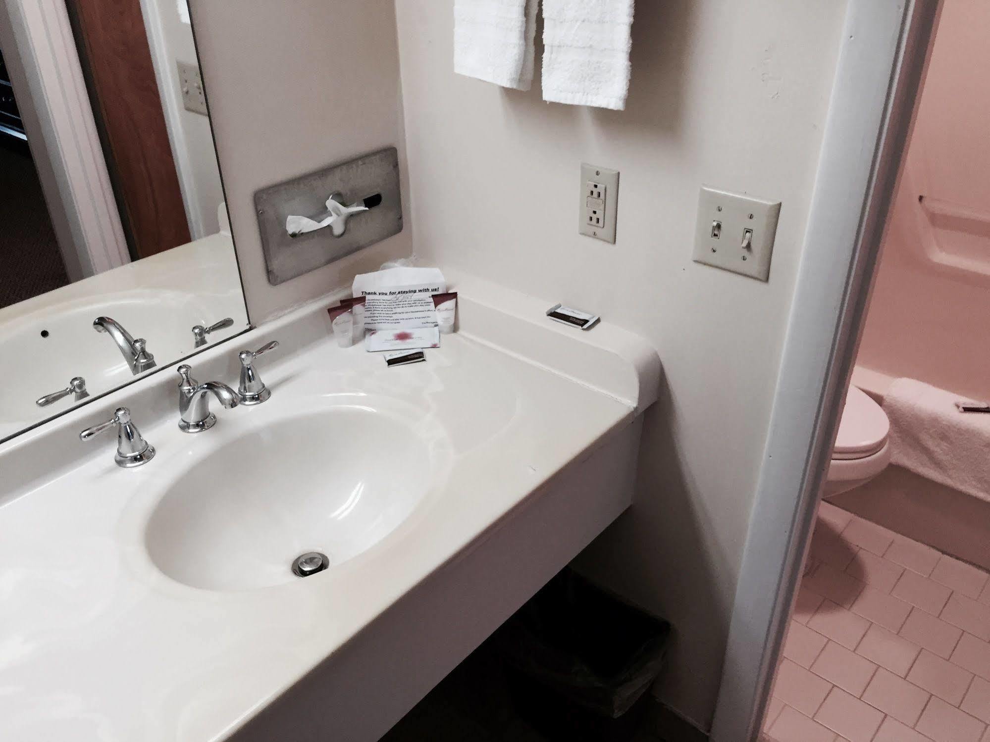 Palms Garden Inn Ellisville Extérieur photo