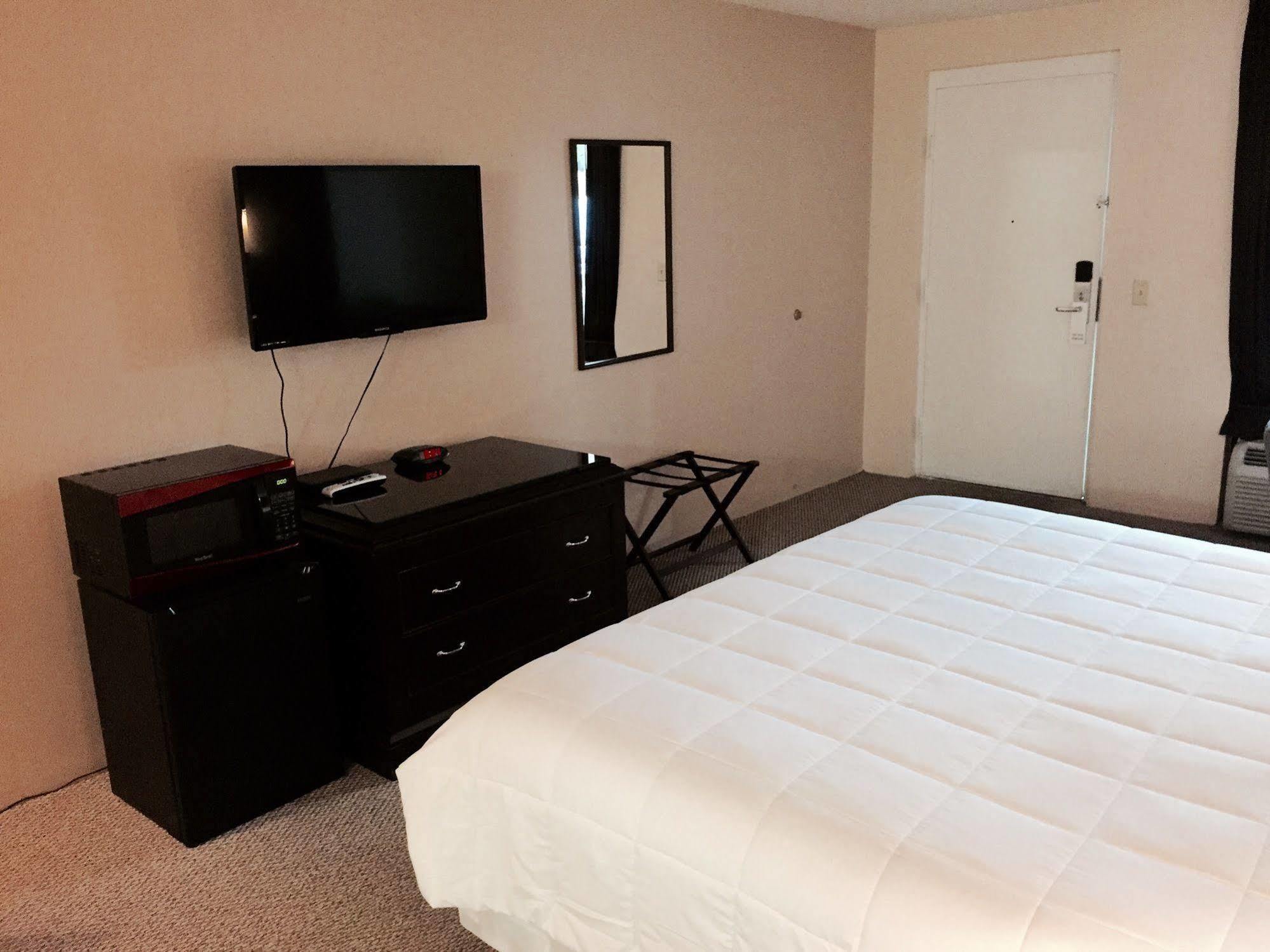 Palms Garden Inn Ellisville Extérieur photo