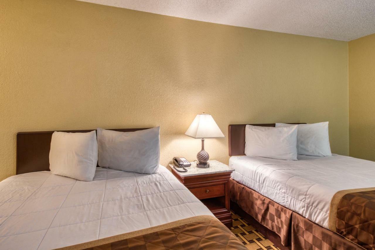 Palms Garden Inn Ellisville Extérieur photo