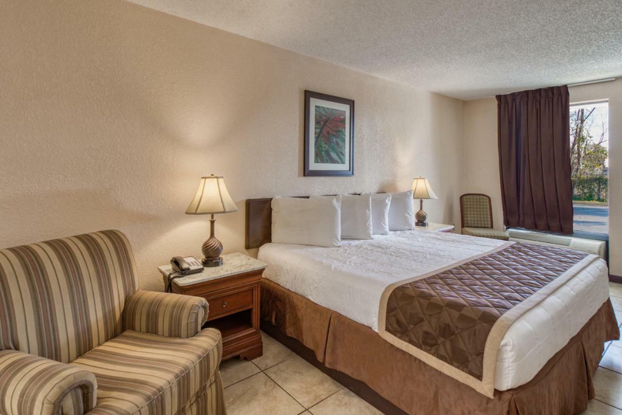 Palms Garden Inn Ellisville Extérieur photo