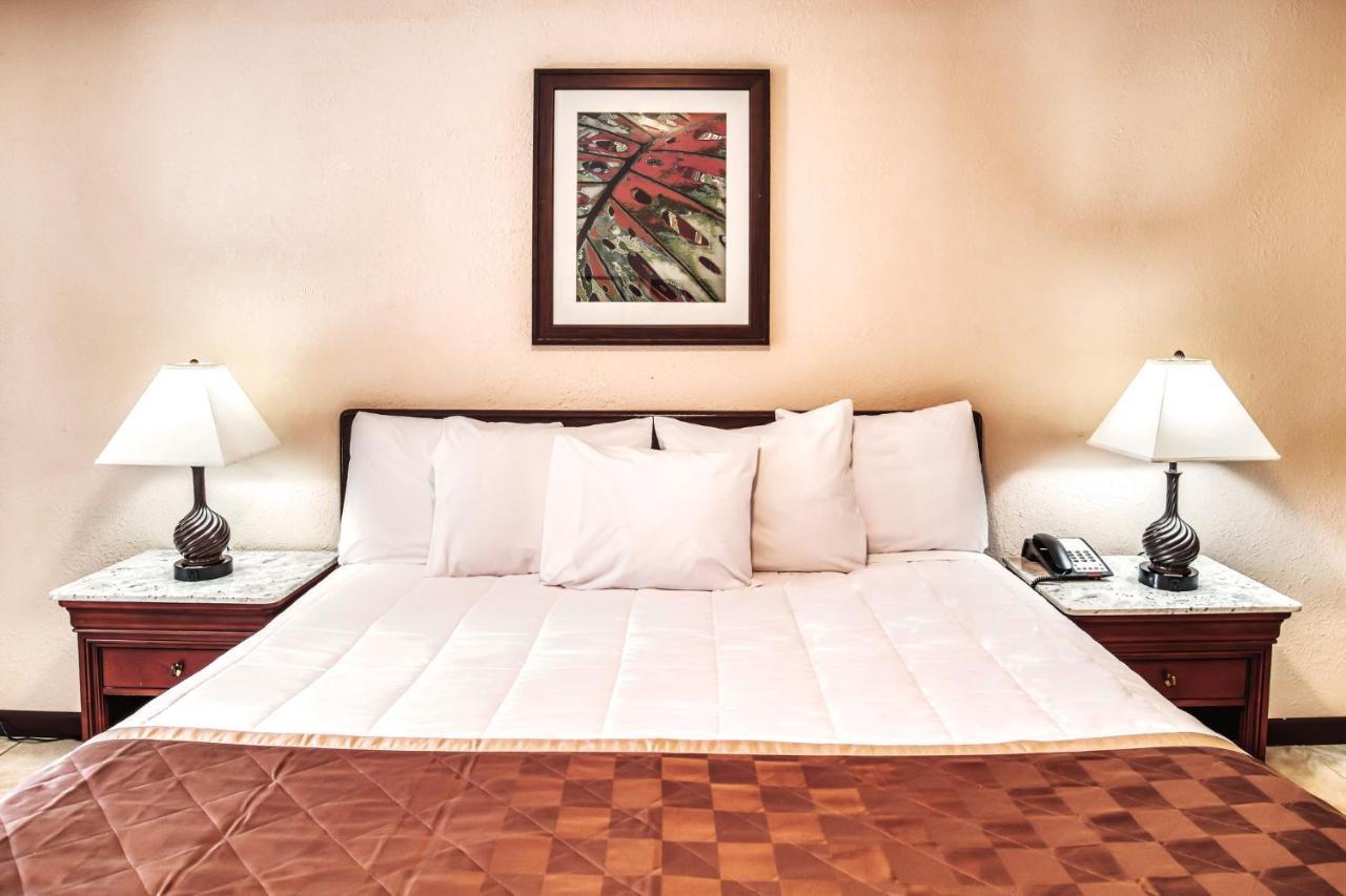 Palms Garden Inn Ellisville Extérieur photo